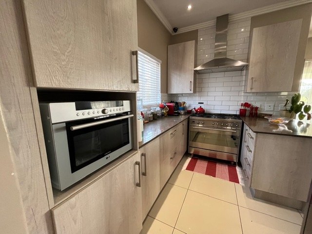 3 Bedroom Property for Sale in Barbeque Downs Gauteng