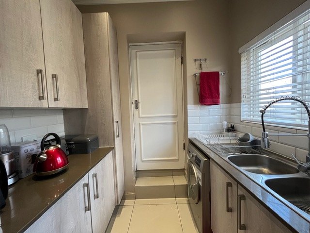 3 Bedroom Property for Sale in Barbeque Downs Gauteng