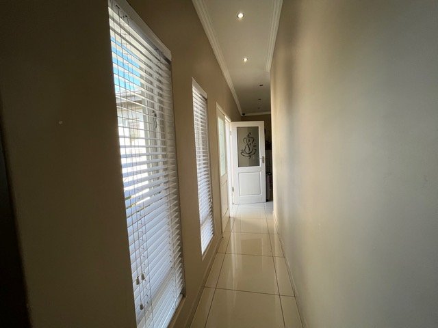 3 Bedroom Property for Sale in Barbeque Downs Gauteng