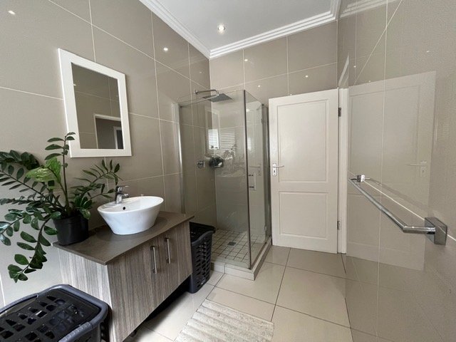 3 Bedroom Property for Sale in Barbeque Downs Gauteng