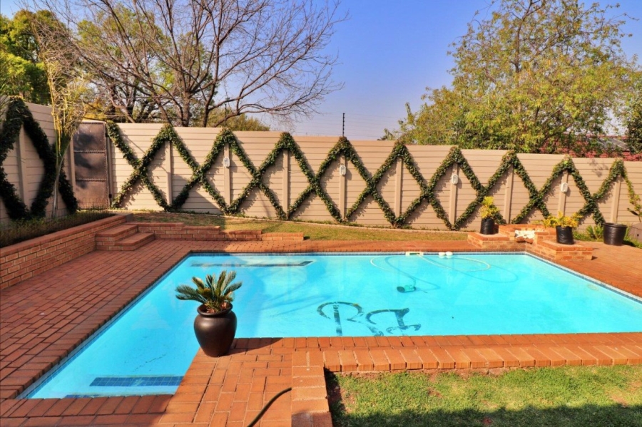 3 Bedroom Property for Sale in Dawnview Gauteng