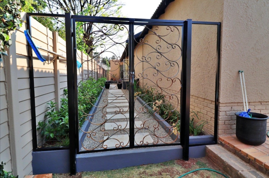 3 Bedroom Property for Sale in Dawnview Gauteng