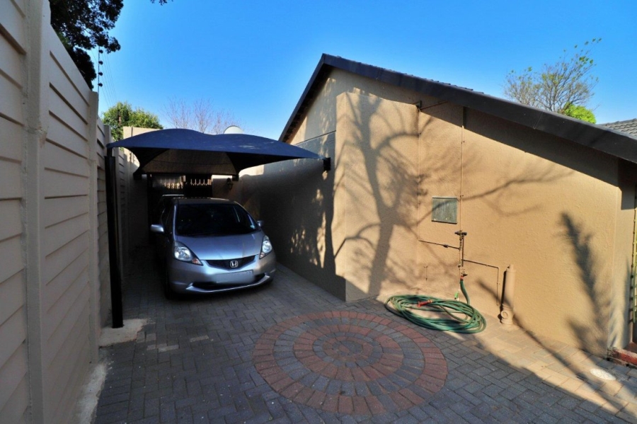 3 Bedroom Property for Sale in Dawnview Gauteng