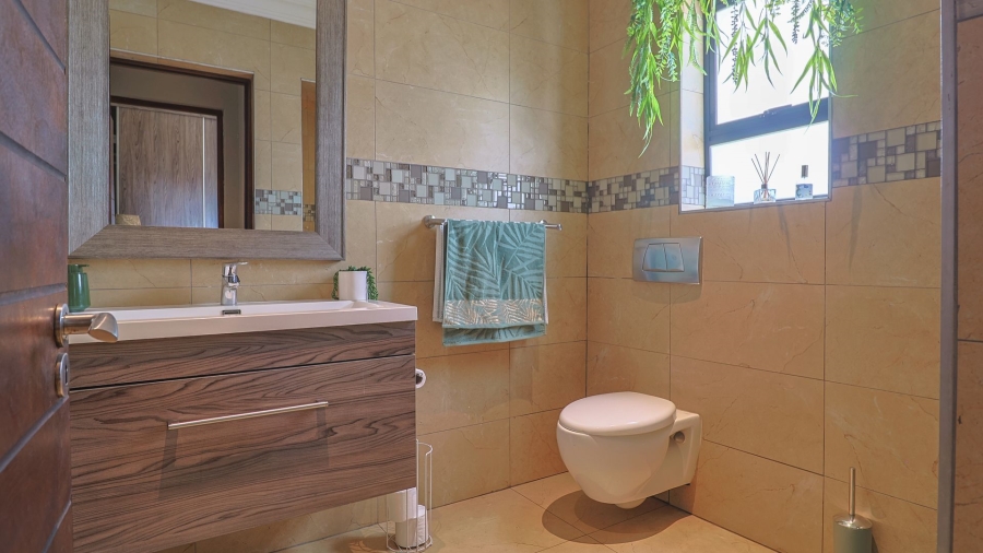 4 Bedroom Property for Sale in Candlewoods Country Estate Gauteng