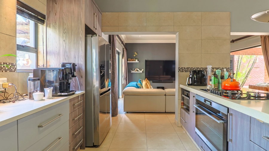 4 Bedroom Property for Sale in Candlewoods Country Estate Gauteng