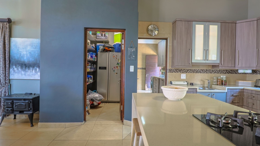 4 Bedroom Property for Sale in Candlewoods Country Estate Gauteng