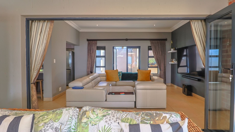 4 Bedroom Property for Sale in Candlewoods Country Estate Gauteng