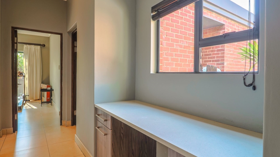 4 Bedroom Property for Sale in Candlewoods Country Estate Gauteng