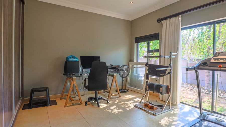 4 Bedroom Property for Sale in Candlewoods Country Estate Gauteng