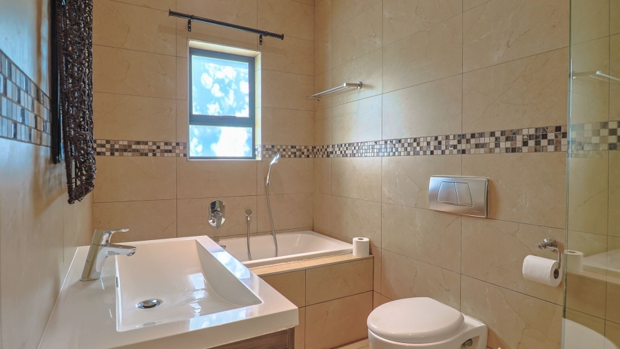 4 Bedroom Property for Sale in Candlewoods Country Estate Gauteng
