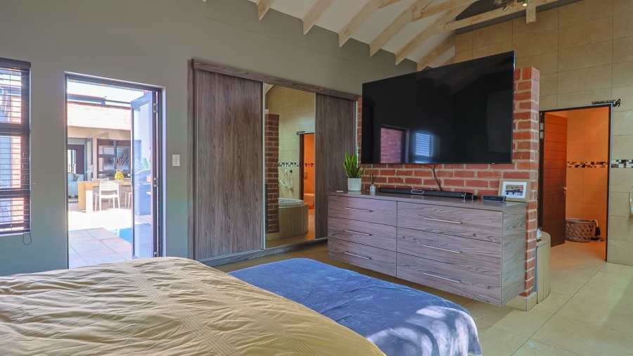 4 Bedroom Property for Sale in Candlewoods Country Estate Gauteng