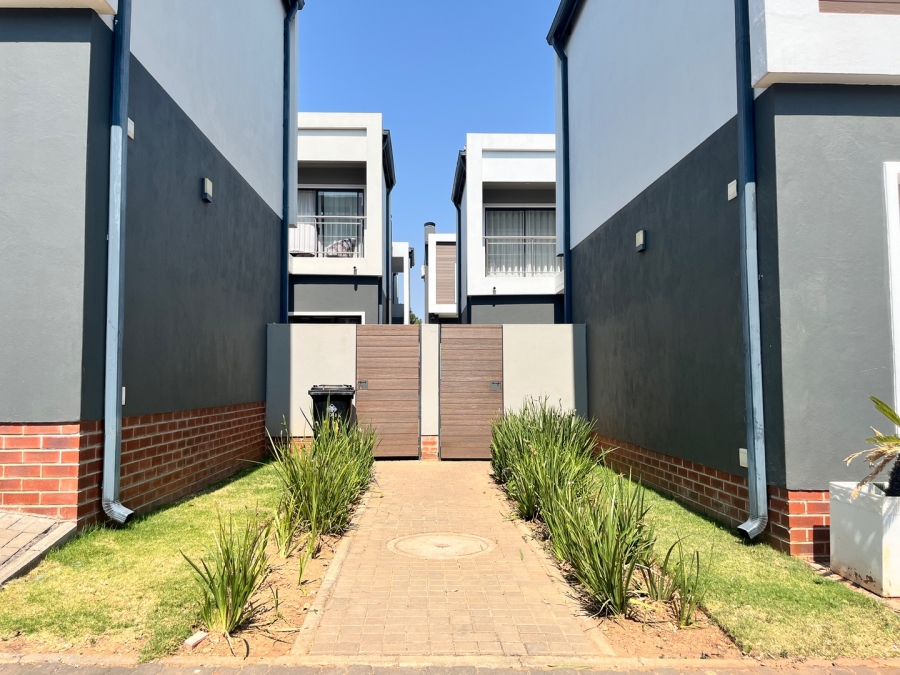 3 Bedroom Property for Sale in Sunninghill Gauteng