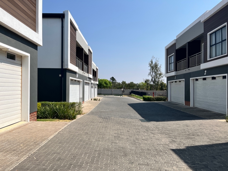 3 Bedroom Property for Sale in Sunninghill Gauteng