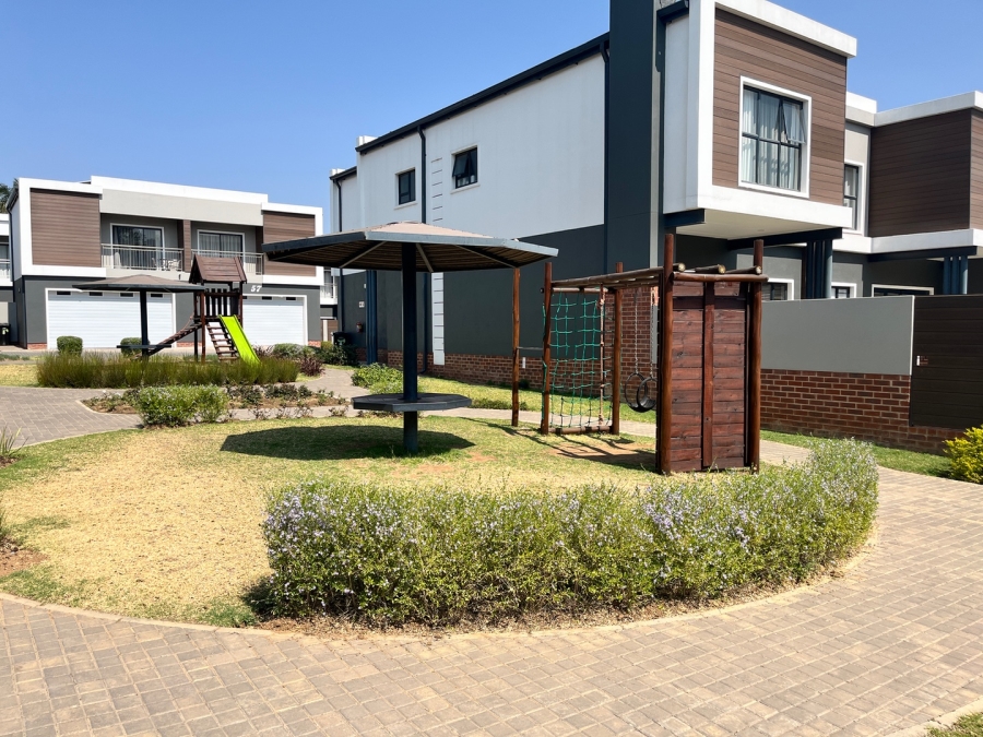 3 Bedroom Property for Sale in Sunninghill Gauteng