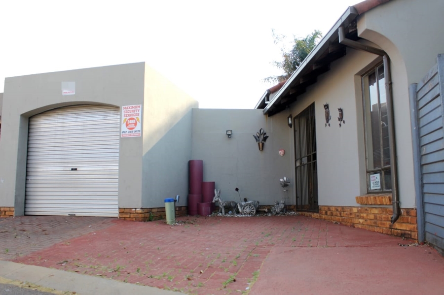 2 Bedroom Property for Sale in Doornpoort Gauteng