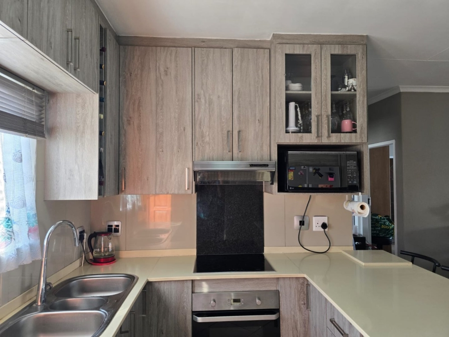 To Let 2 Bedroom Property for Rent in Rynfield Gauteng