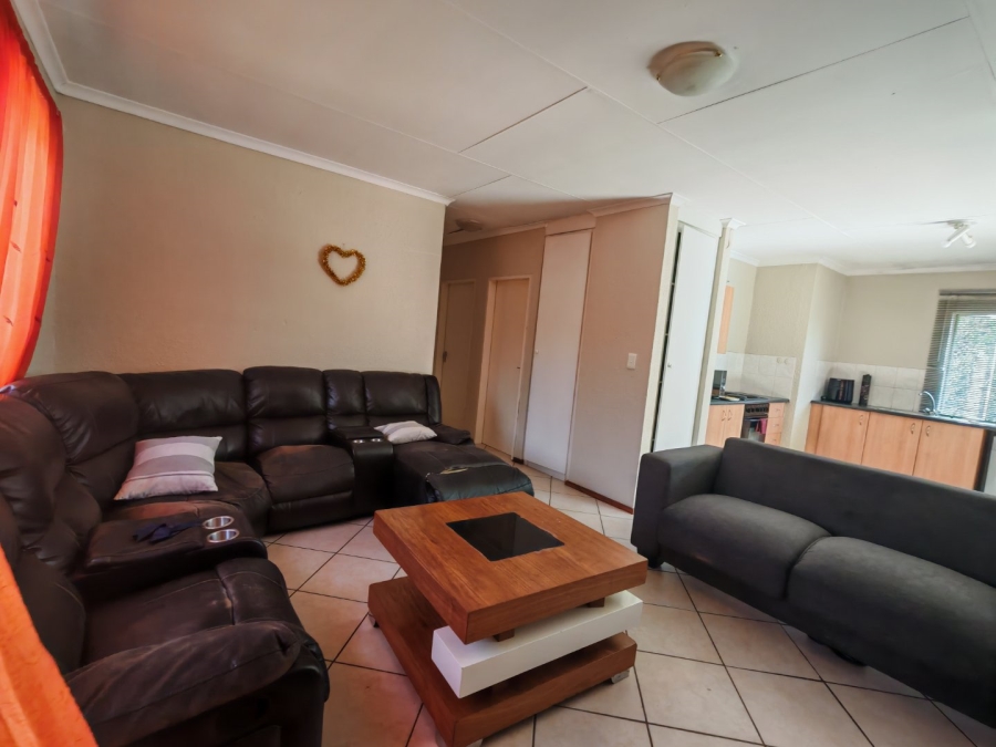 2 Bedroom Property for Sale in Willowbrook Gauteng
