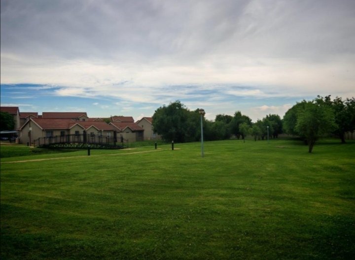 2 Bedroom Property for Sale in Willowbrook Gauteng