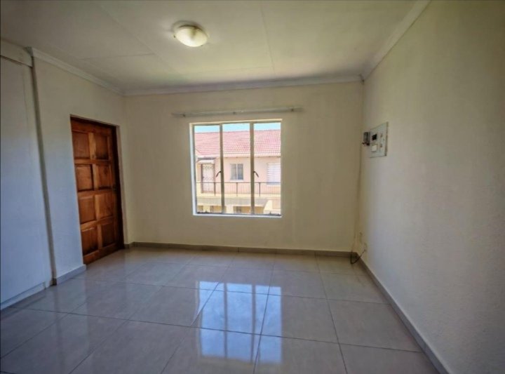 2 Bedroom Property for Sale in Willowbrook Gauteng