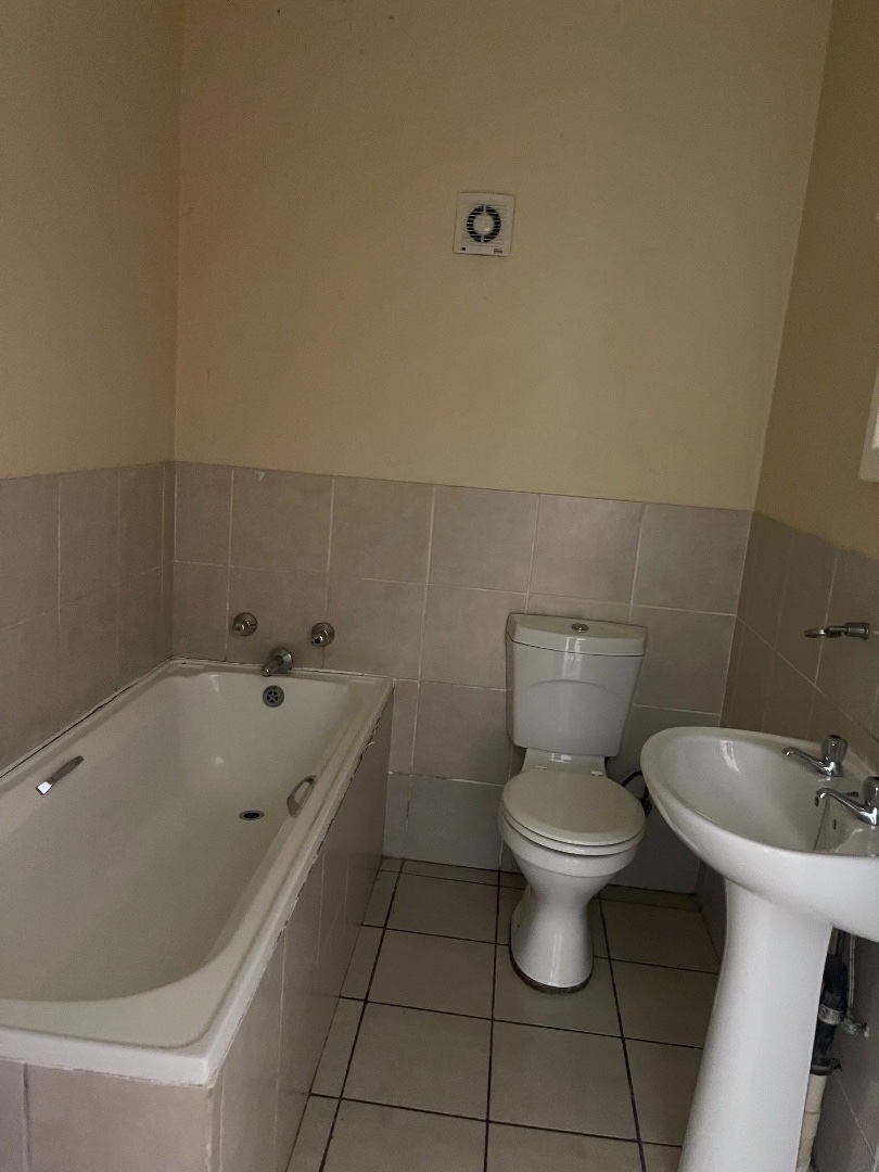 To Let 2 Bedroom Property for Rent in Comet Gauteng