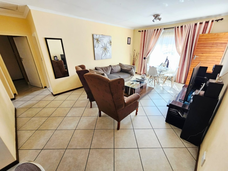3 Bedroom Property for Sale in Monavoni Gauteng