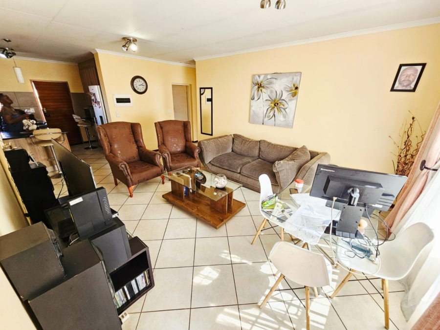 3 Bedroom Property for Sale in Monavoni Gauteng