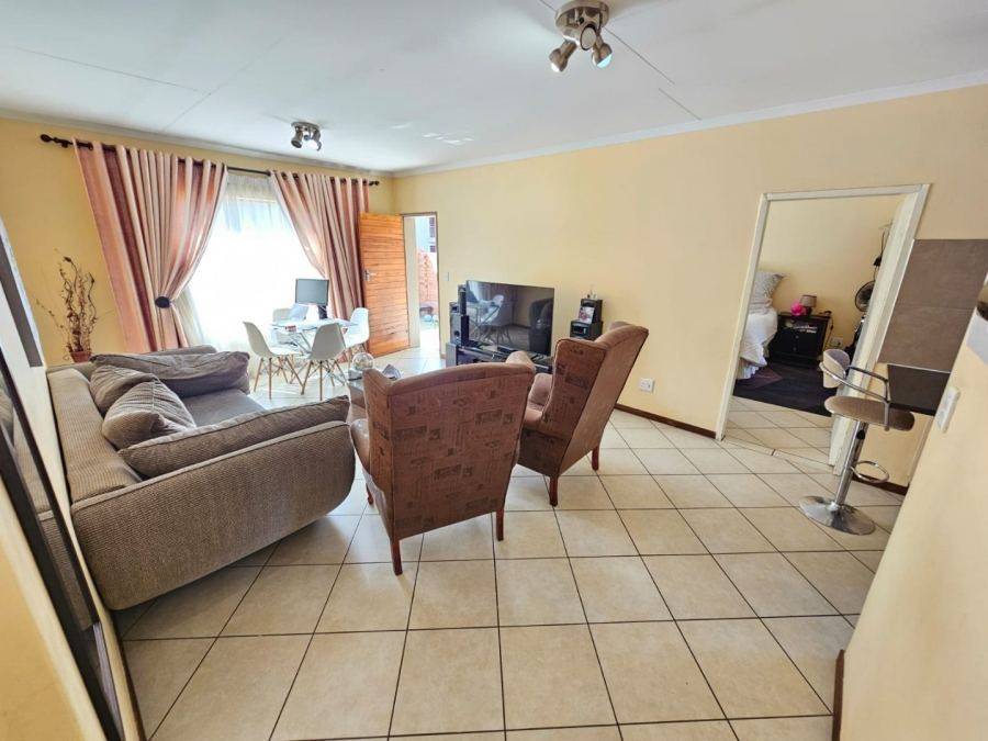 3 Bedroom Property for Sale in Monavoni Gauteng