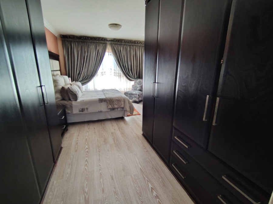 To Let 4 Bedroom Property for Rent in Stone Ridge Gauteng