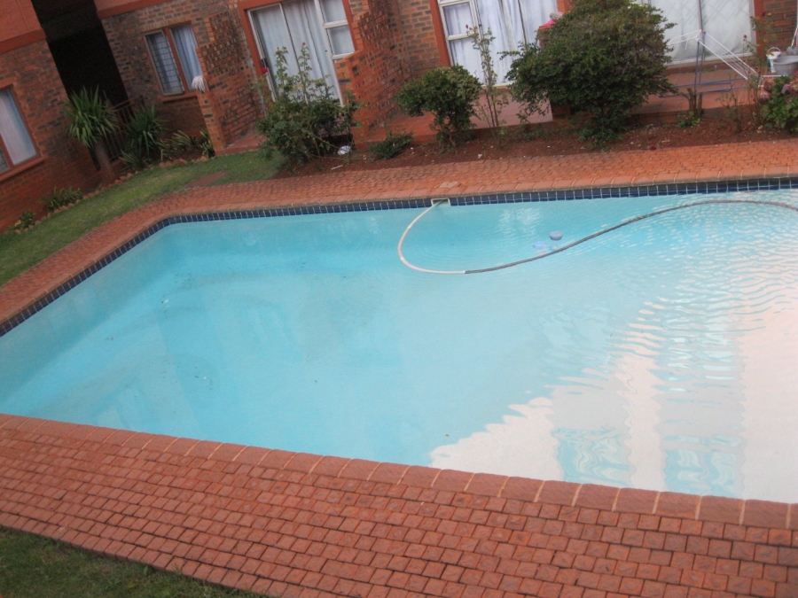 To Let 1 Bedroom Property for Rent in Riviera Gauteng