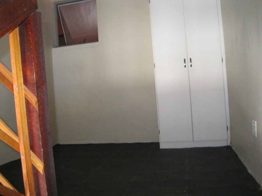 To Let 1 Bedroom Property for Rent in Riviera Gauteng