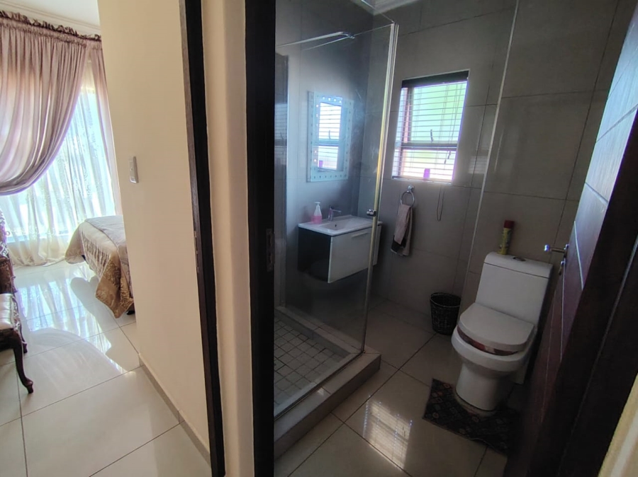 4 Bedroom Property for Sale in Stone Ridge Gauteng