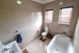 4 Bedroom Property for Sale in Stone Ridge Gauteng