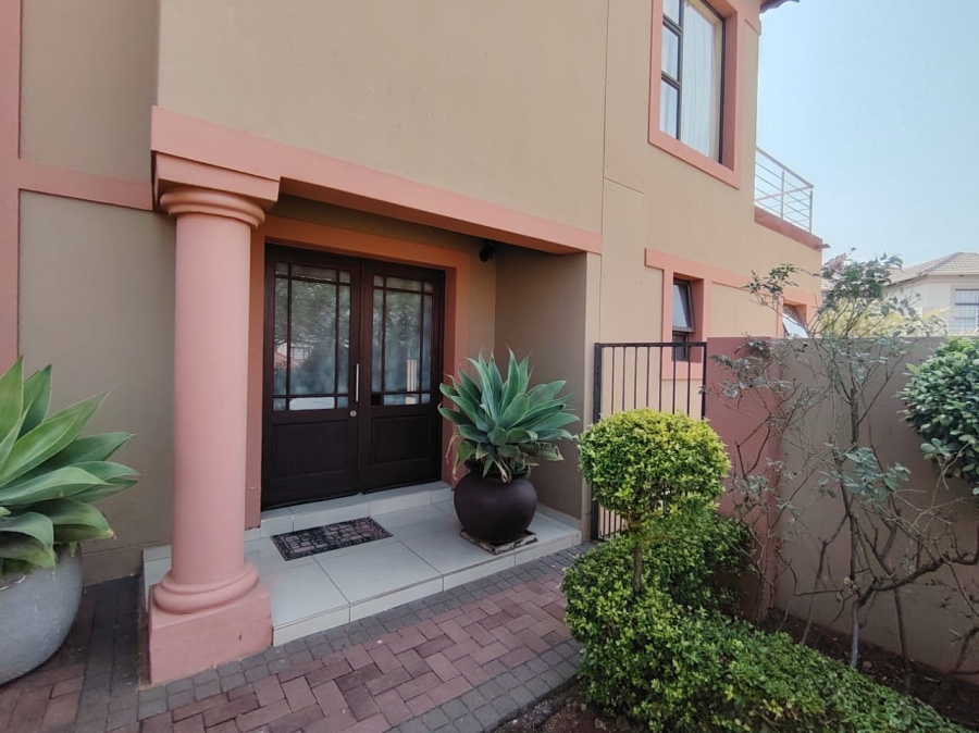 4 Bedroom Property for Sale in Stone Ridge Gauteng