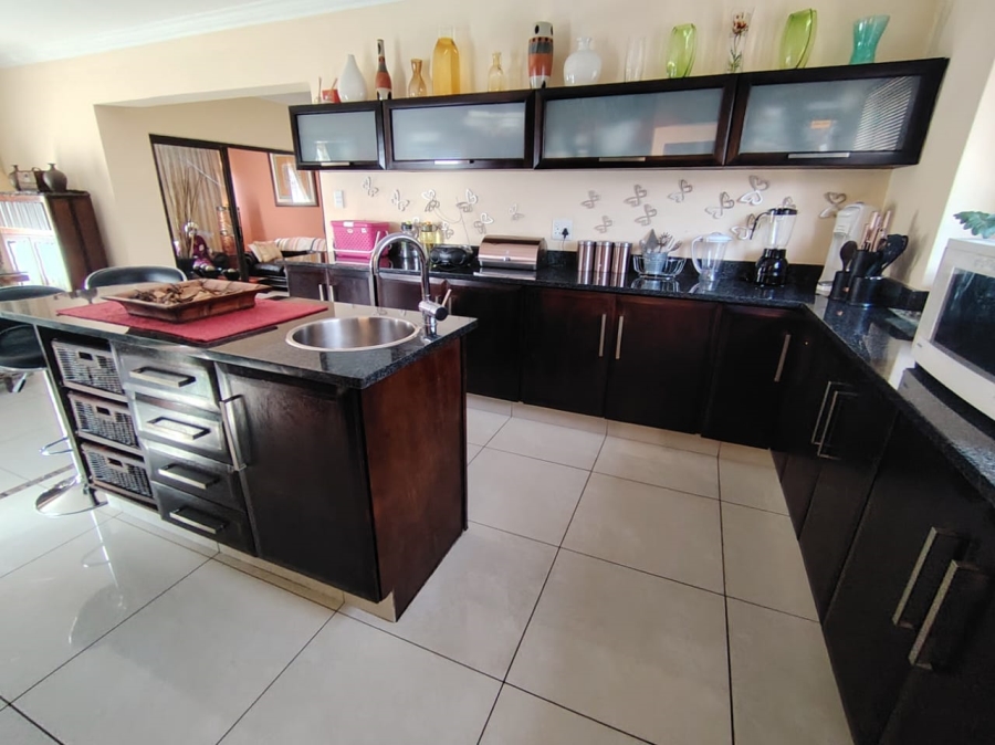 4 Bedroom Property for Sale in Stone Ridge Gauteng