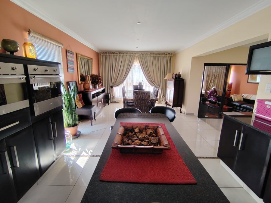 4 Bedroom Property for Sale in Stone Ridge Gauteng