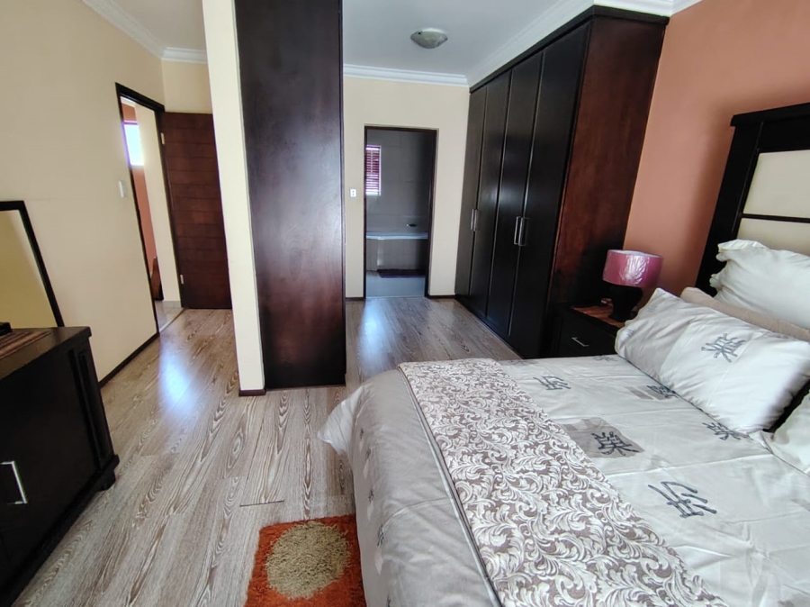 4 Bedroom Property for Sale in Stone Ridge Gauteng