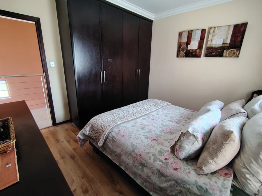 4 Bedroom Property for Sale in Stone Ridge Gauteng