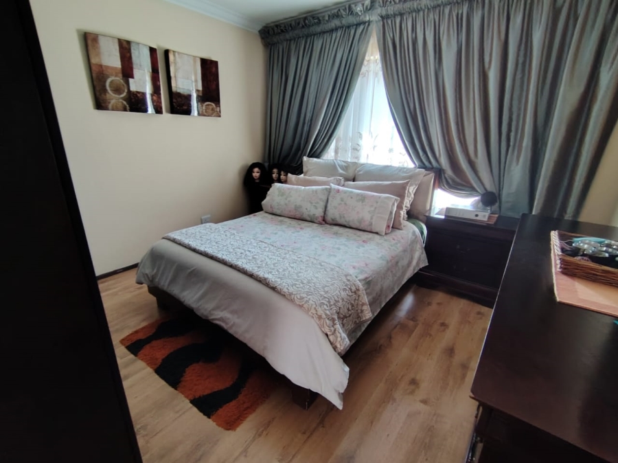 4 Bedroom Property for Sale in Stone Ridge Gauteng