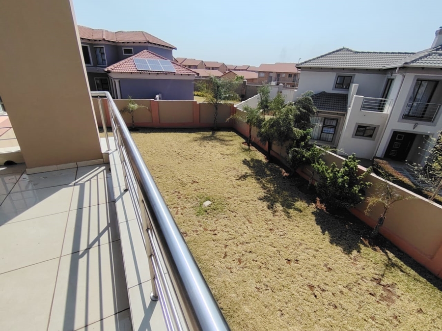 4 Bedroom Property for Sale in Stone Ridge Gauteng