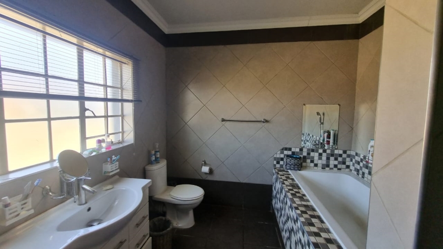Commercial Property for Sale in Kameeldrift West Gauteng