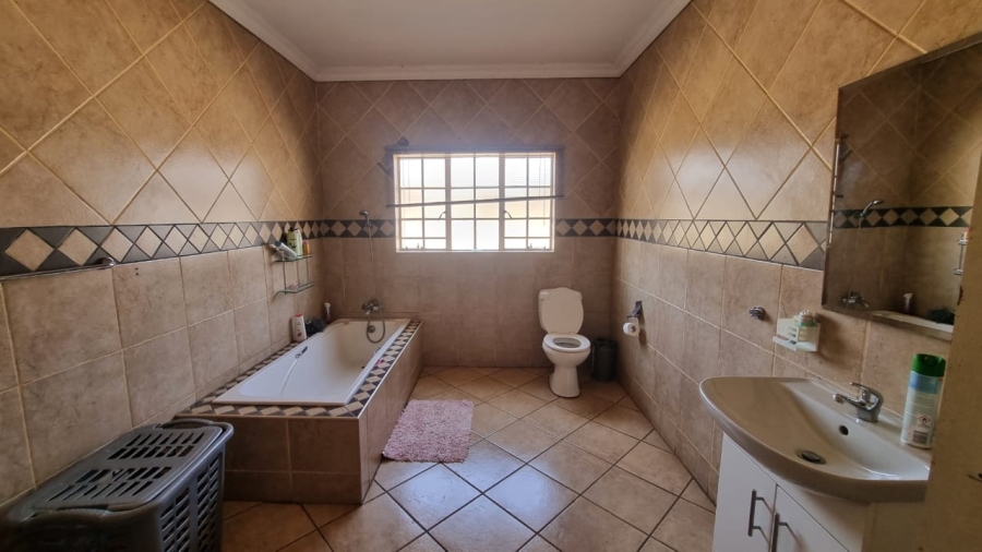 Commercial Property for Sale in Kameeldrift West Gauteng