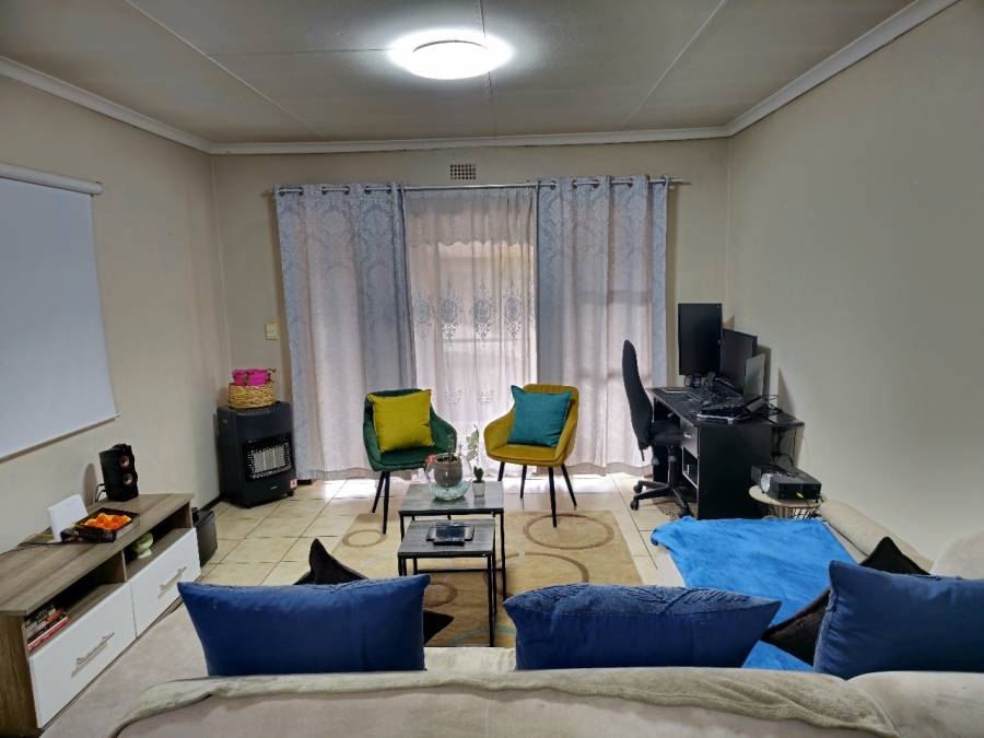 2 Bedroom Property for Sale in Sonneveld Gauteng