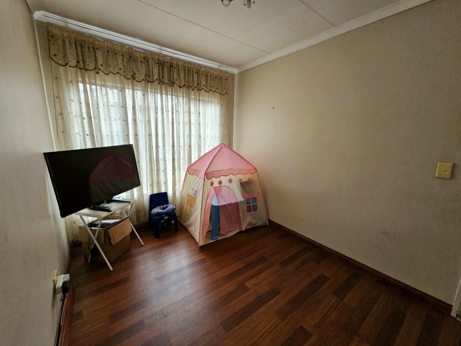 2 Bedroom Property for Sale in Sonneveld Gauteng