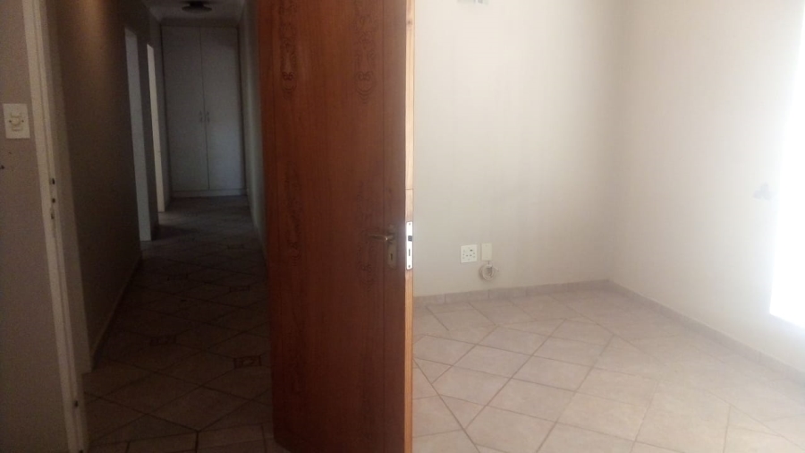 To Let 3 Bedroom Property for Rent in Kensington Gauteng