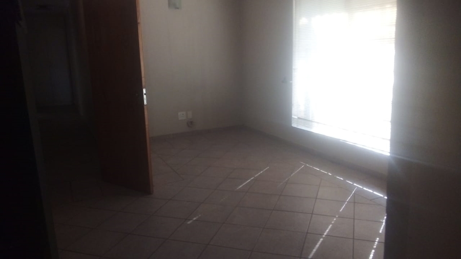 To Let 3 Bedroom Property for Rent in Kensington Gauteng