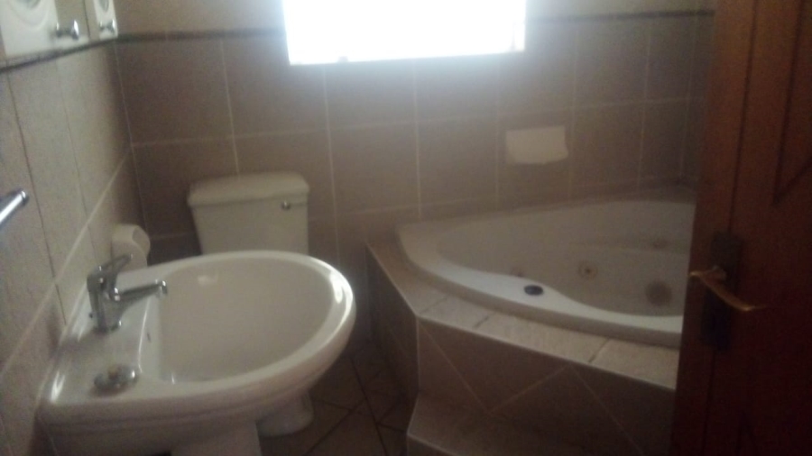 To Let 3 Bedroom Property for Rent in Kensington Gauteng