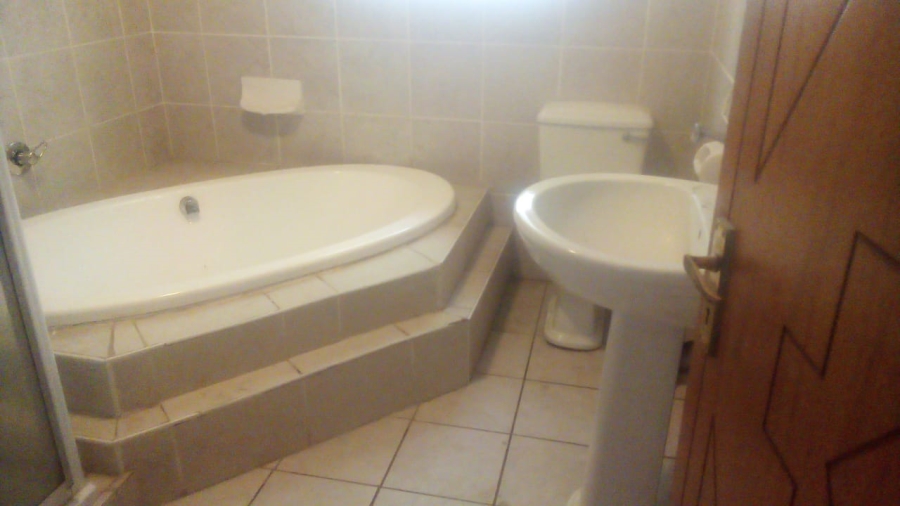 To Let 3 Bedroom Property for Rent in Kensington Gauteng