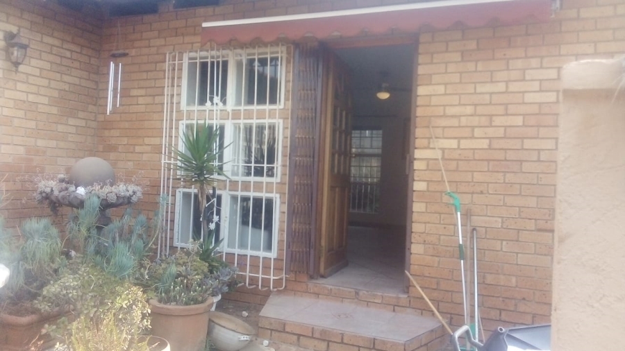 To Let 3 Bedroom Property for Rent in Kensington Gauteng