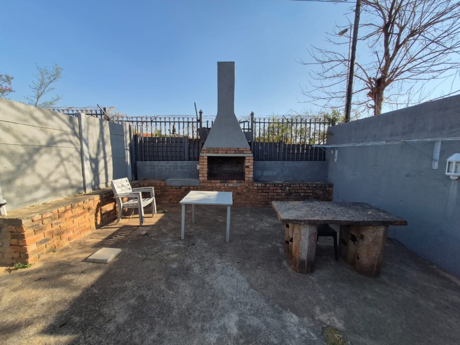 To Let 2 Bedroom Property for Rent in The Reeds Gauteng