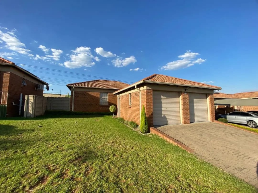 3 Bedroom Property for Sale in Thatch Hill Estate Gauteng